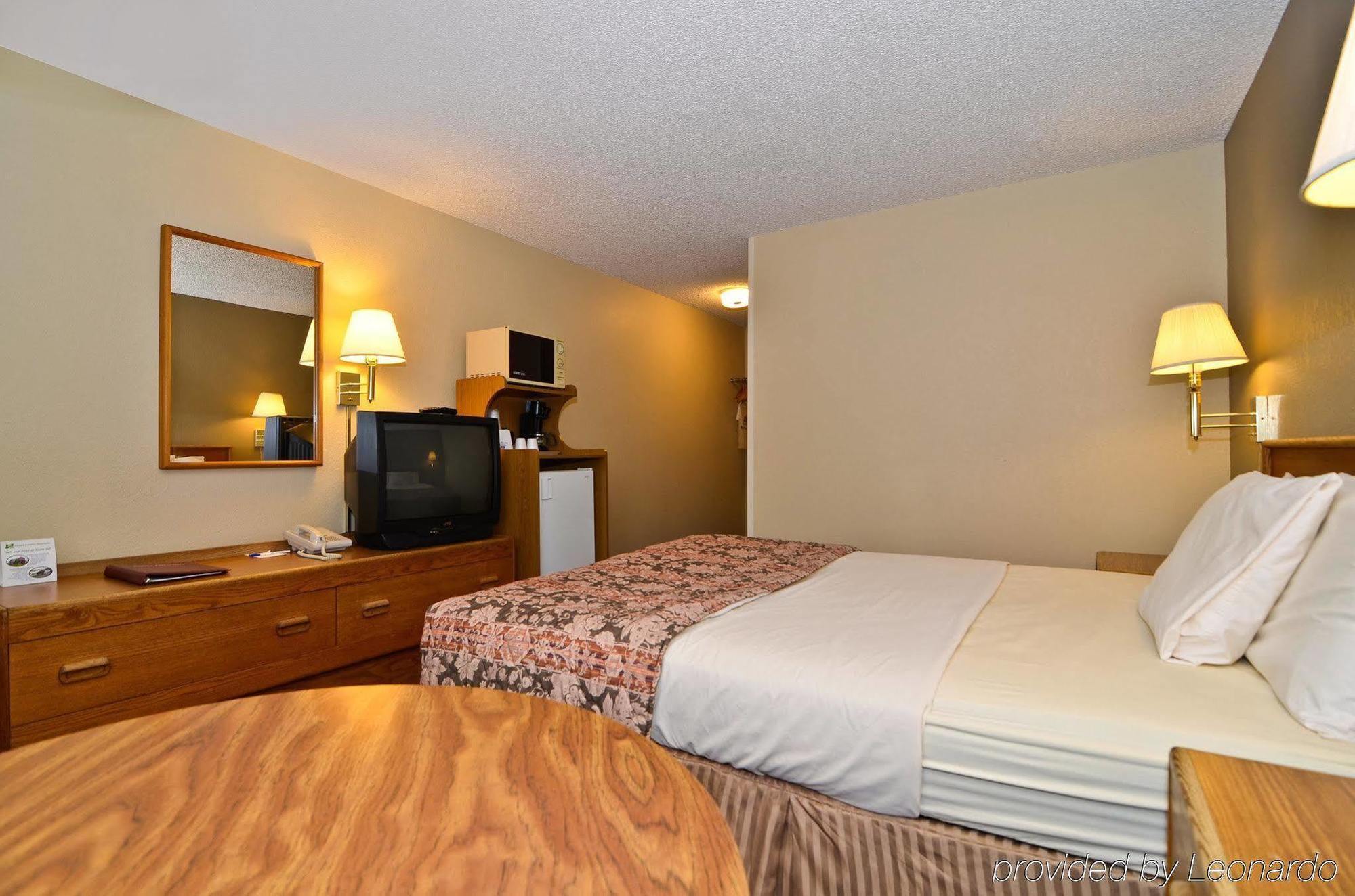Sunset Inn - John Day Room photo